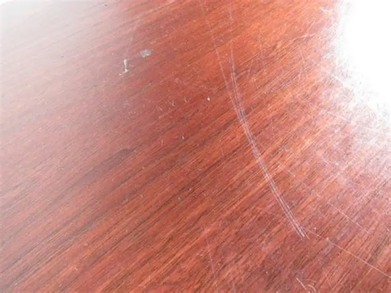 Vết xước do bị mài mòn